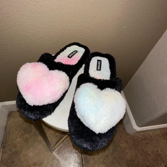 Women’s Tie Dyed Kensie Slippers - Picture 3 of 6